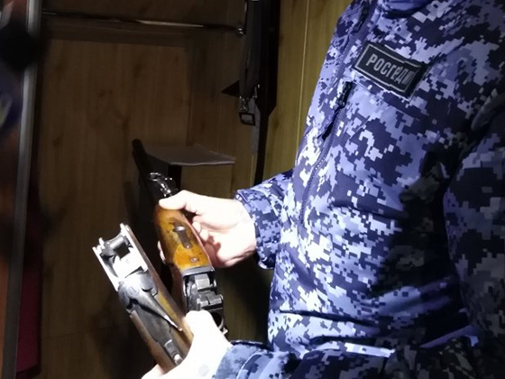 В Кургане Росгвардия изъяла у жителей более 40 единиц оружия и 400 боеприпасов